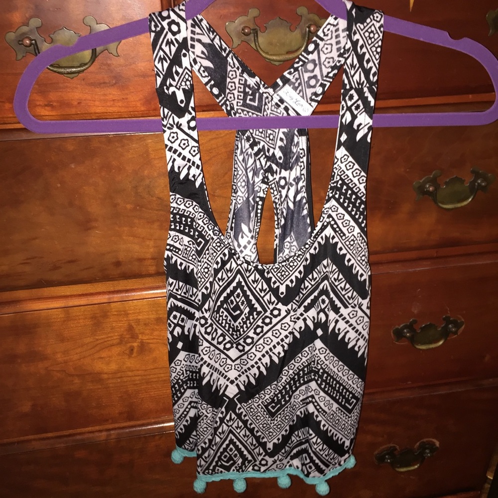 Pom Pom bottom tank